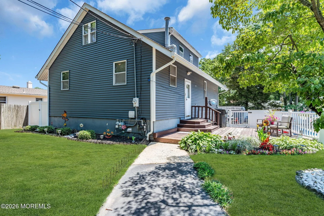 Photo of 241 Old Squan Road