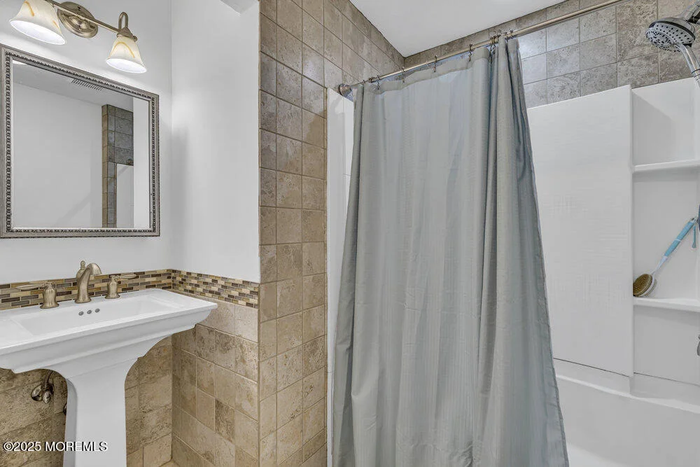 Photo of 810 Blenheim Drive