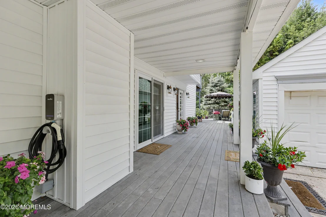 Photo of 700 Wright Debow Road