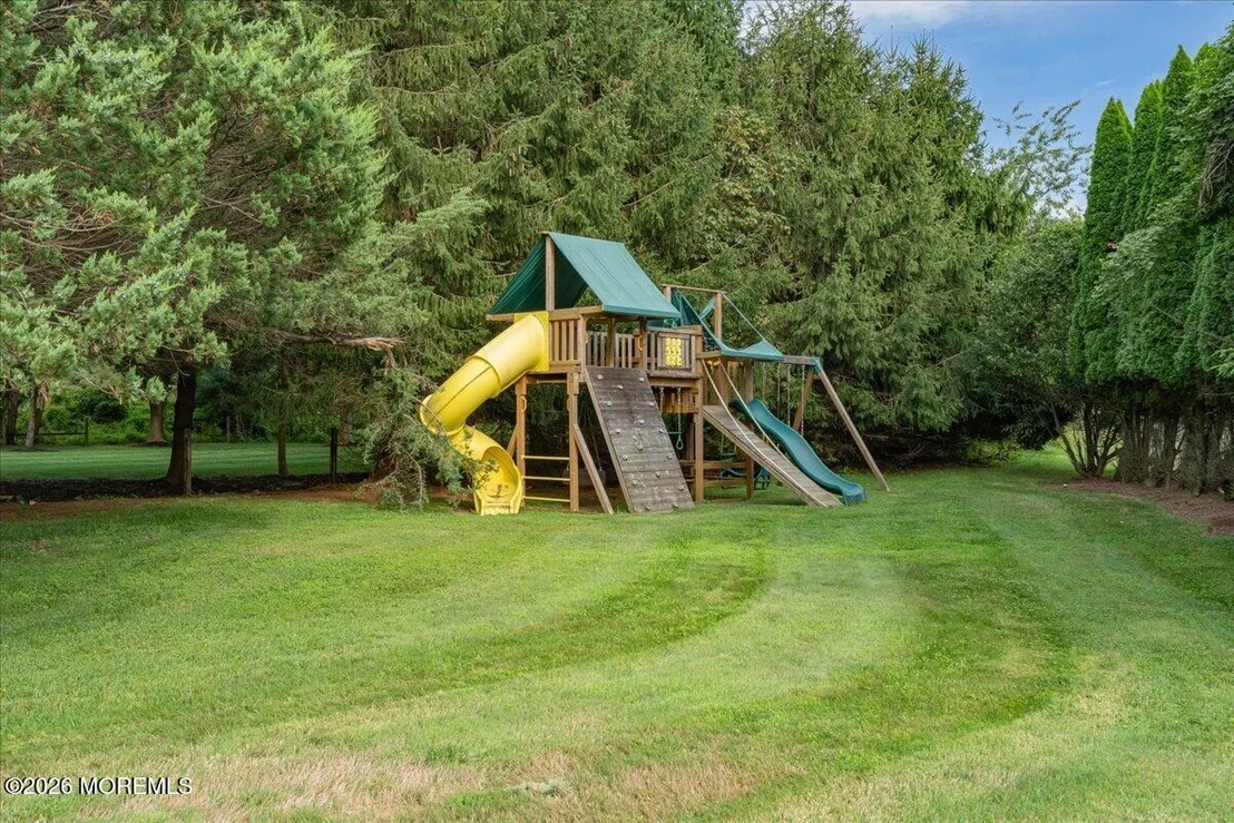 Photo of 48 Lakeside Avenue