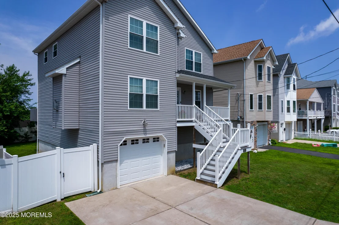 Photo of 725 Prospect Avenue