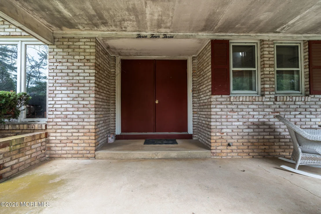 Photo of 343 River Road