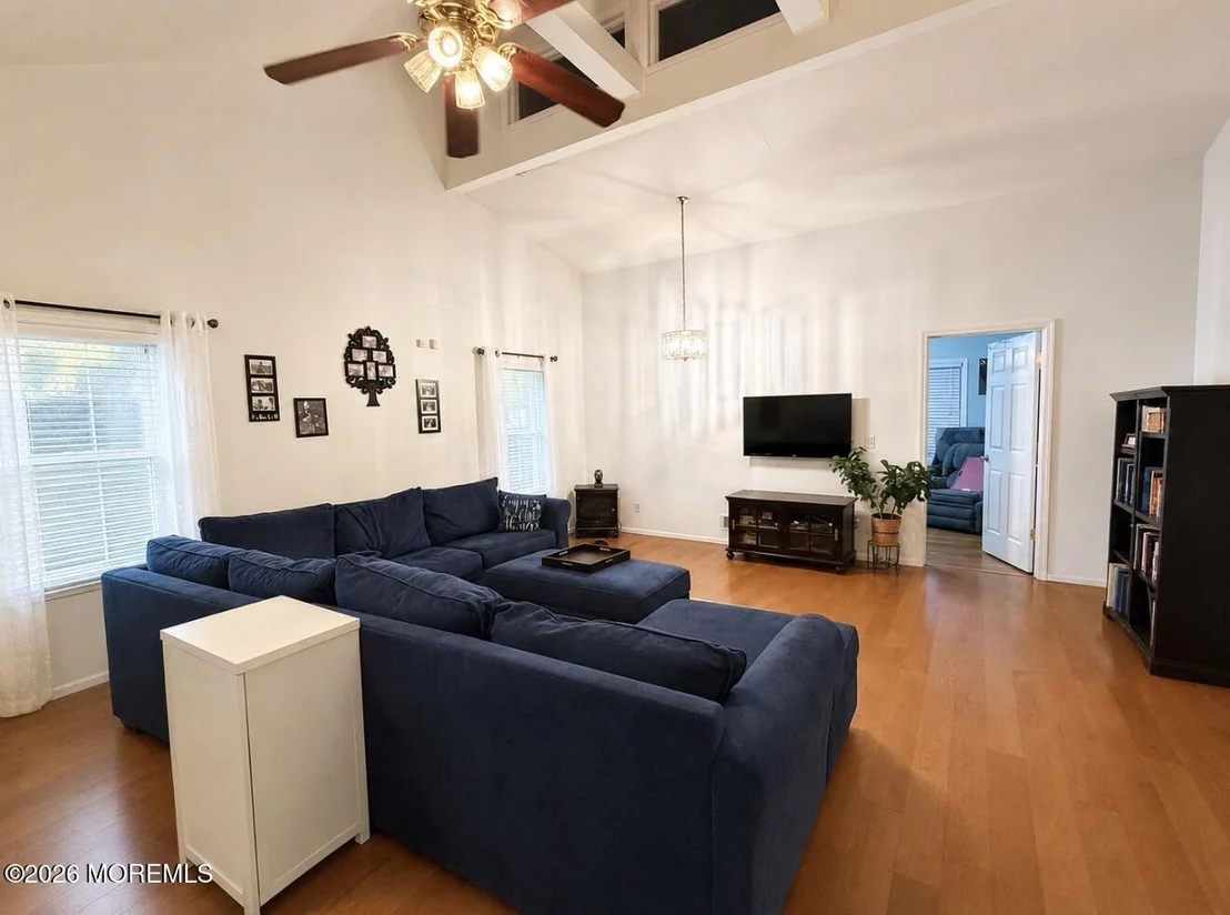 Photo of 565 Azalea Drive