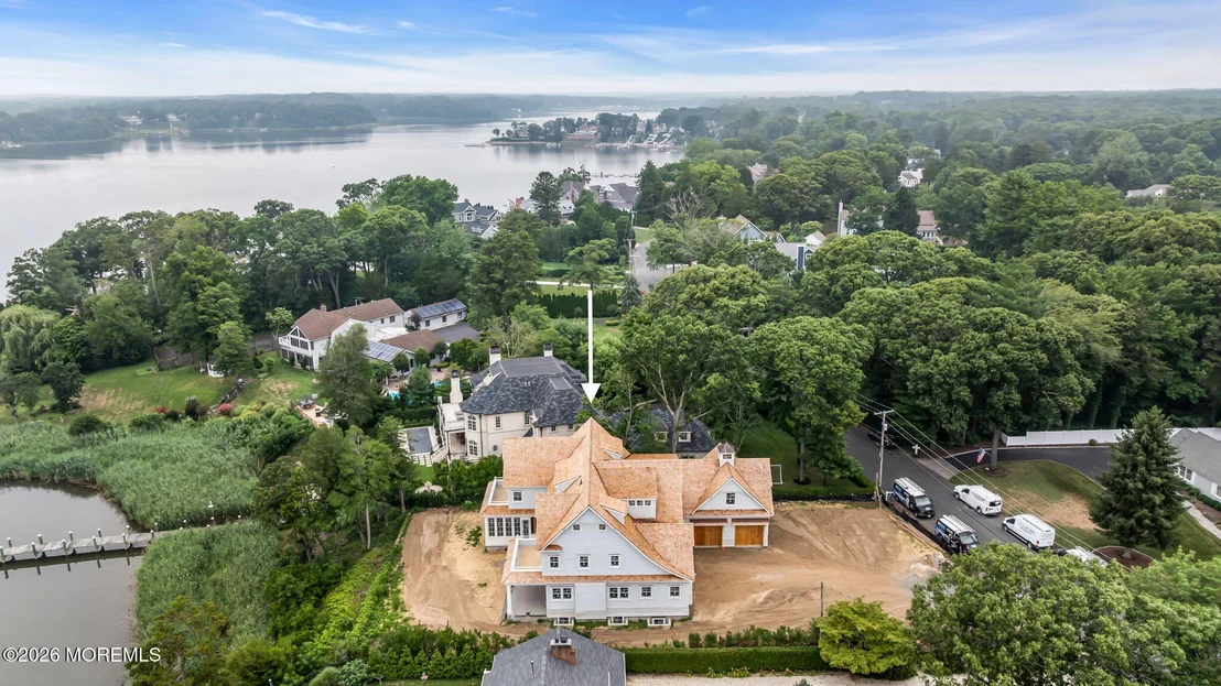 Photo of 2639 River Road