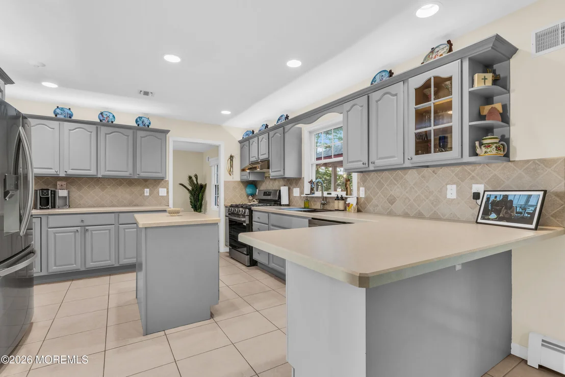 Photo of 361 Eastern Boulevard