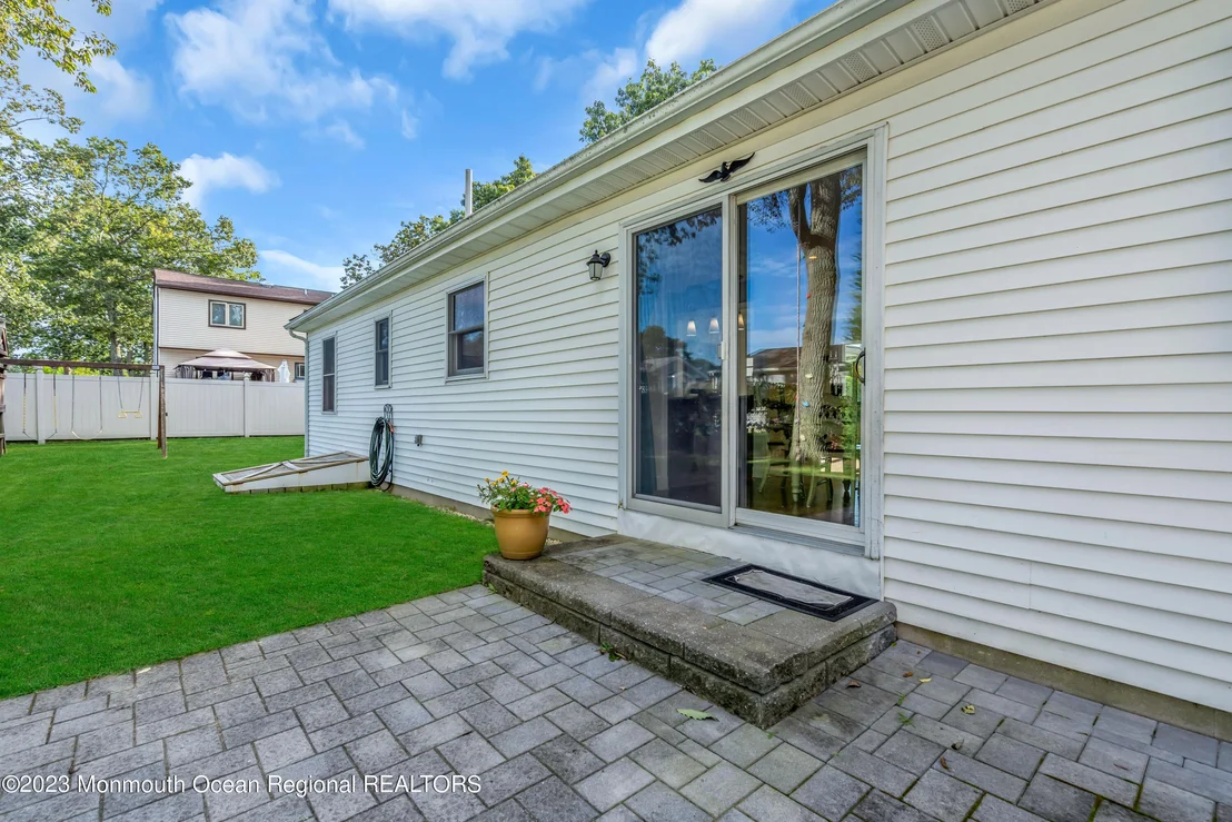 Photo of 1435 Flintoft Avenue