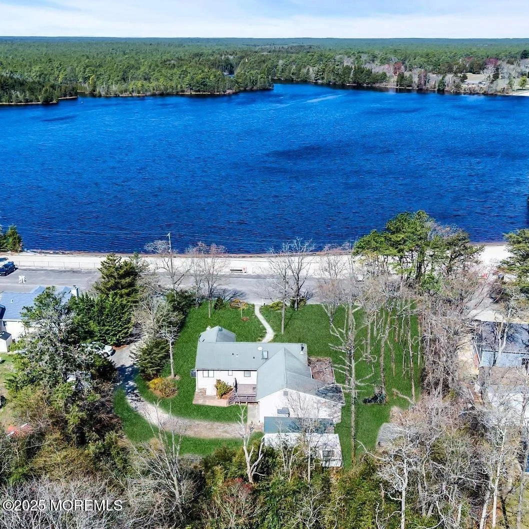 Photo of 2425 Lake Drive