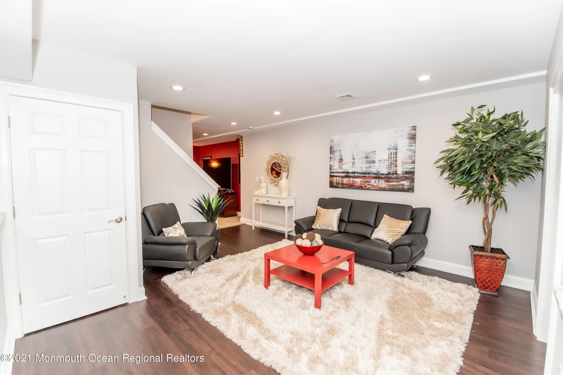 Photo of 607 Windcrest Court