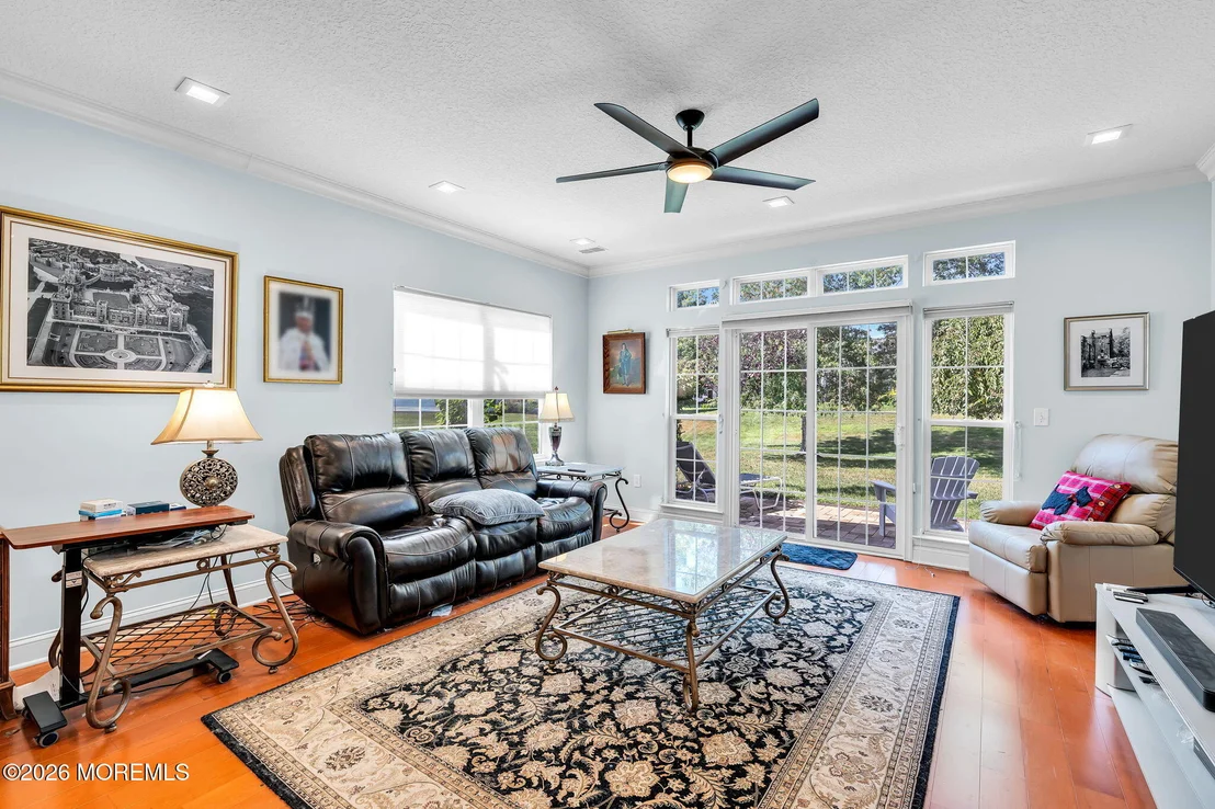 Photo of 2593 Collier Road