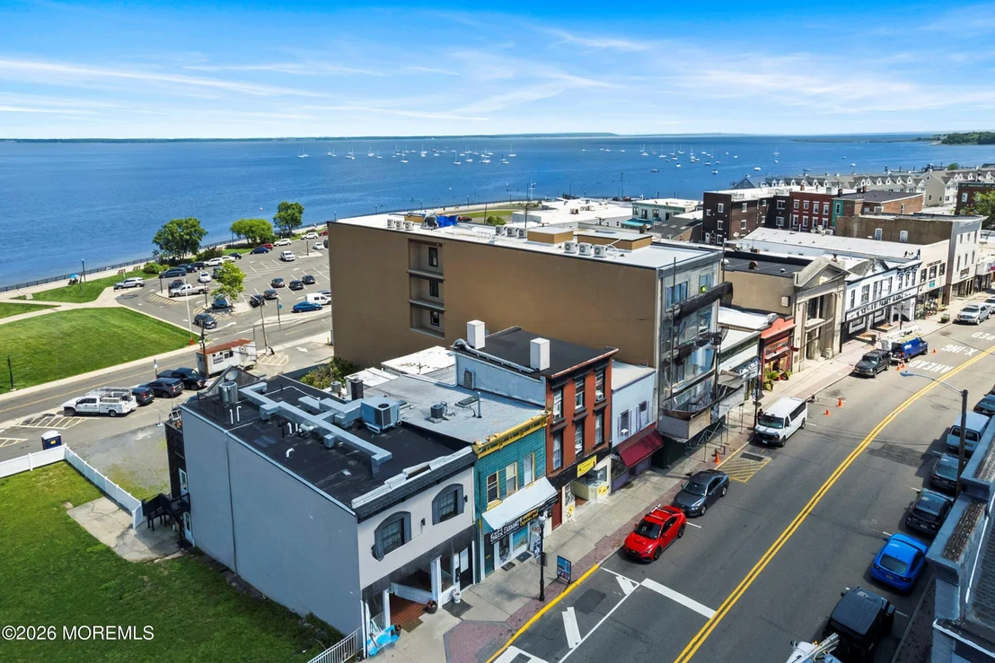 Photo of 132 Broadway