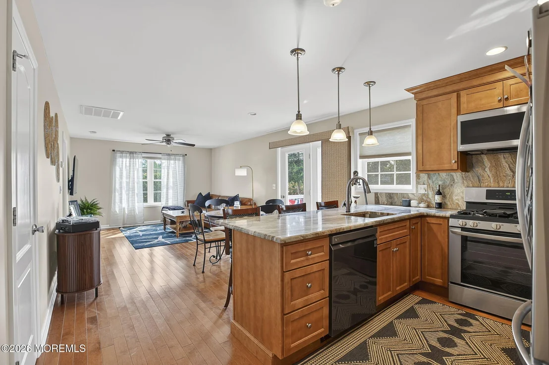 Photo of 452 Meadowood Road