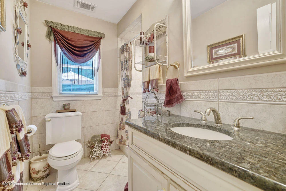 Photo of 1409 Roller Road