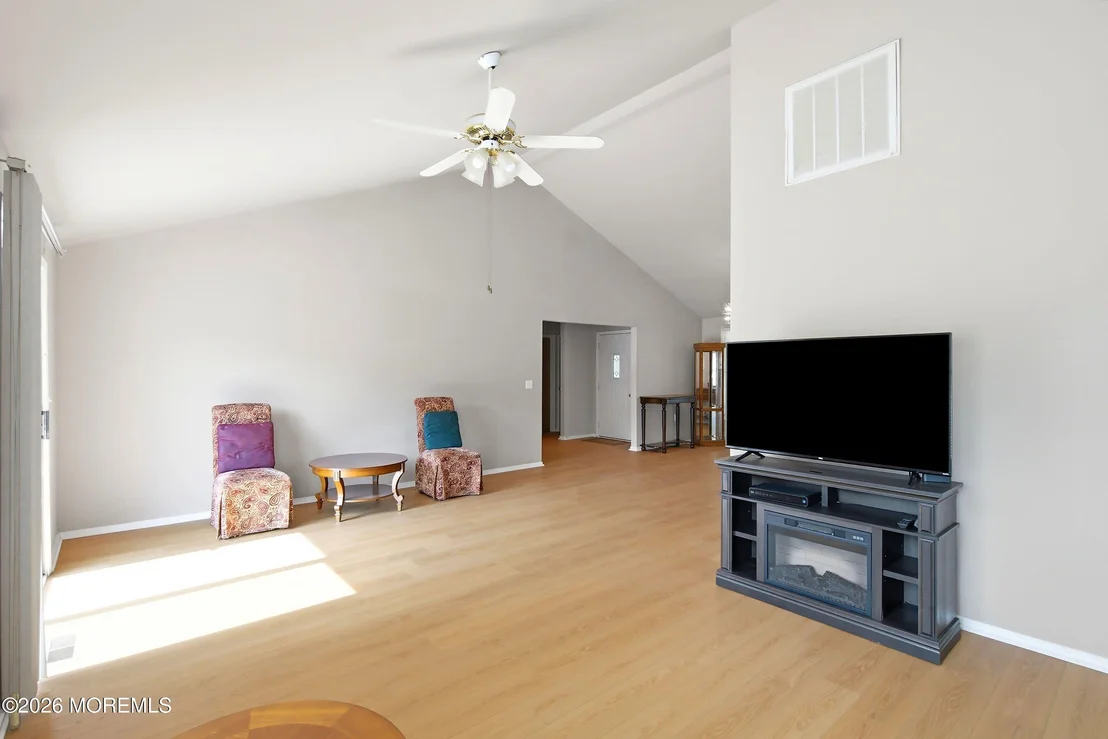 Photo of 101 Foxwood Lane