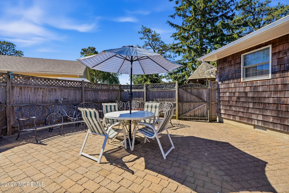 Photo of 481 Admiral Road