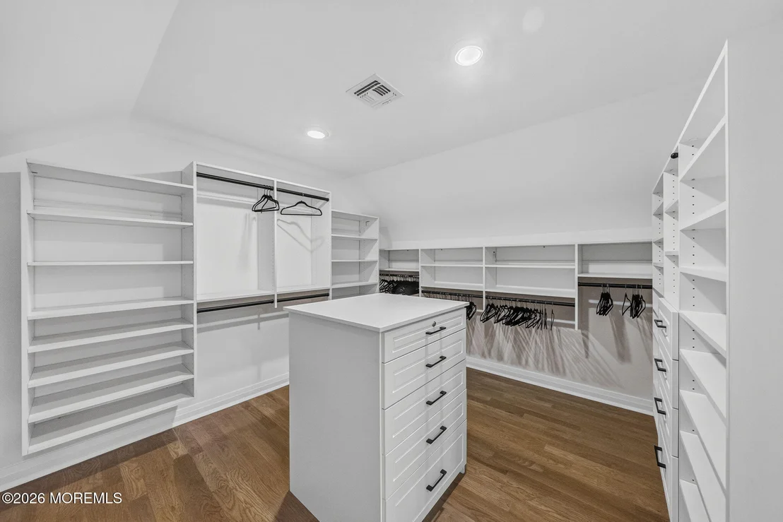 Photo of 284 Middle Road