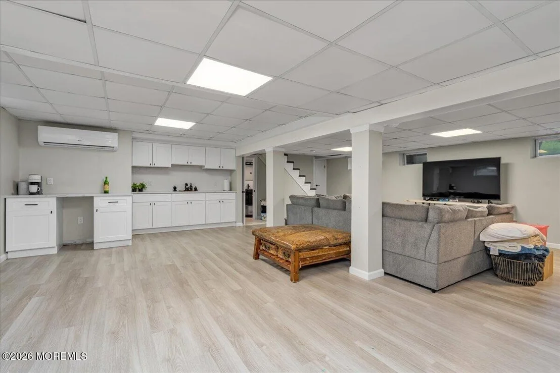 Photo of 48 Lakeside Avenue