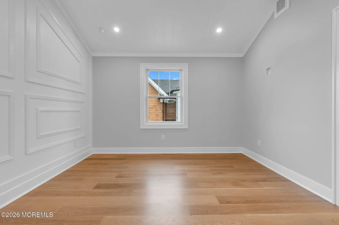 Photo of 151 Pershing Boulevard