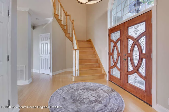 Photo of 2567 River Road