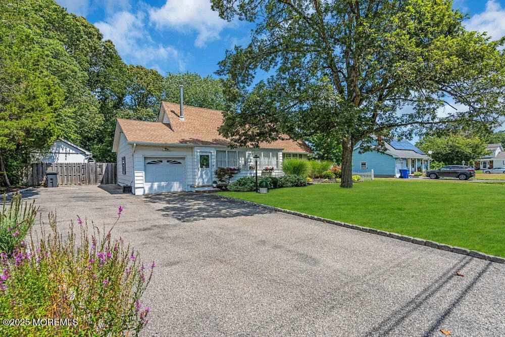 Photo of 984 Westminster Drive