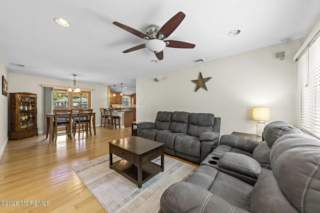 Photo of 211 3rd Avenue