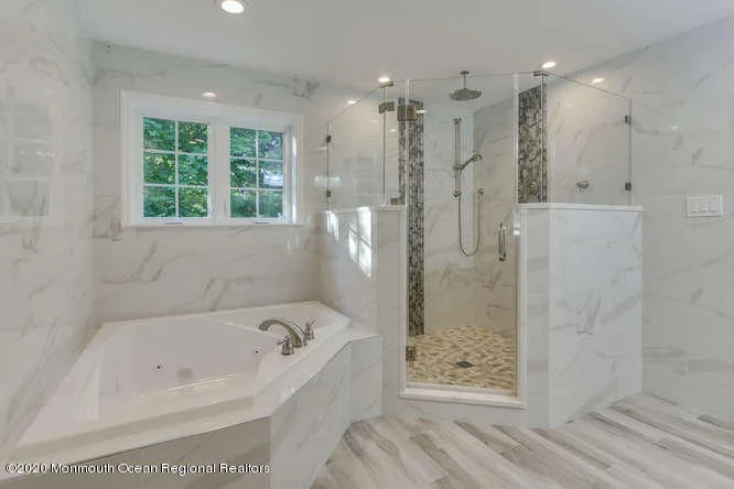 Photo of 2567 River Road