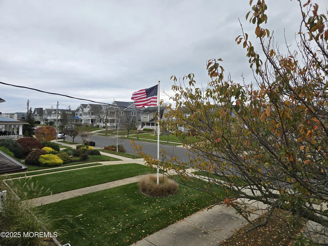 Photo of 214 5th Avenue