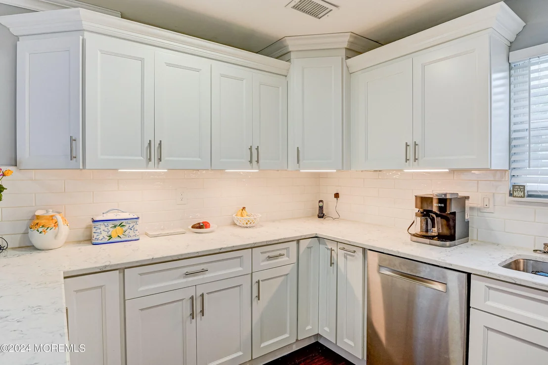 Photo of 637 Clark Avenue