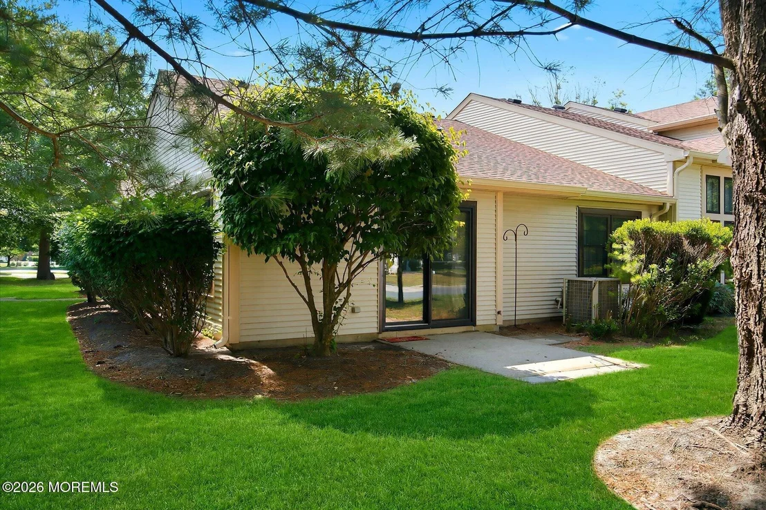Photo of 7 Riva Boulevard