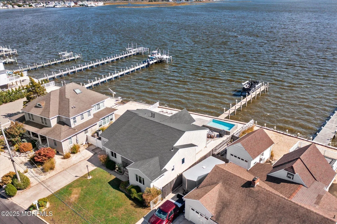Photo of 673 Bayview Drive