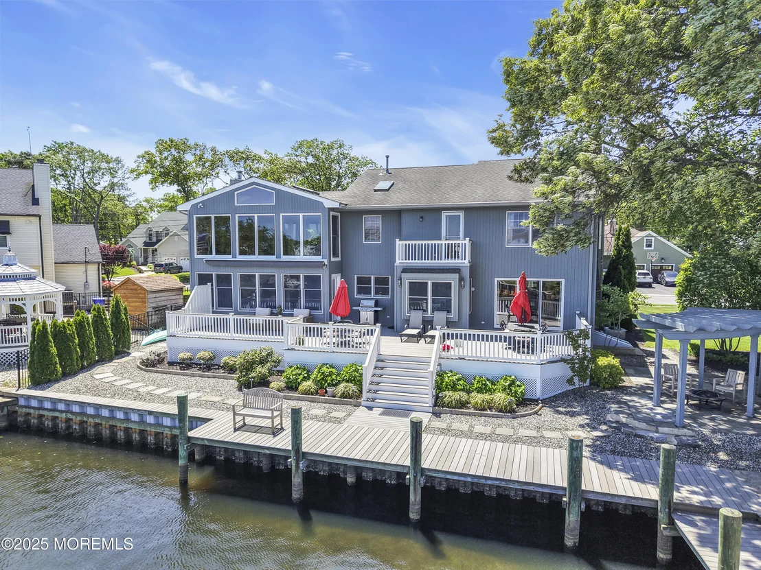 Photo of 560 Midwood Drive
