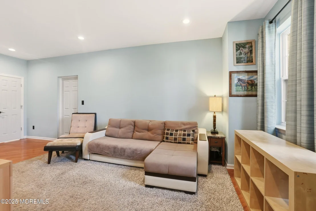 Photo of 2 Woods Edge Drive