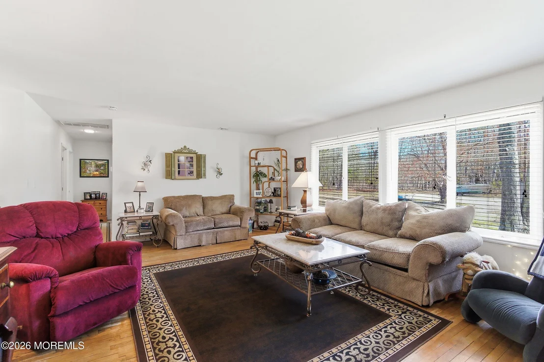 Photo of 745 Oak Glen Road