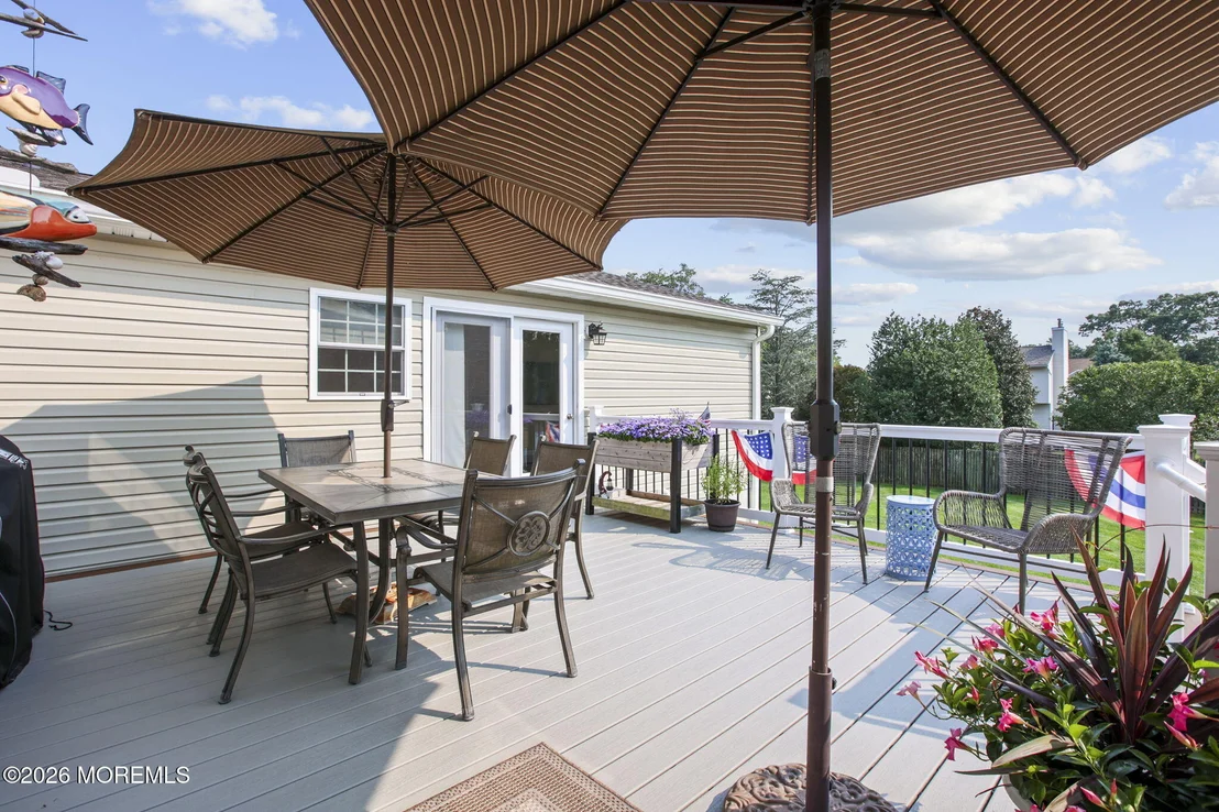 Photo of 452 Meadowood Road