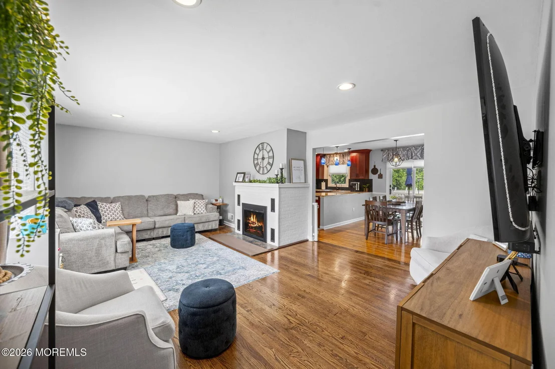 Photo of 213 Lloyd Road