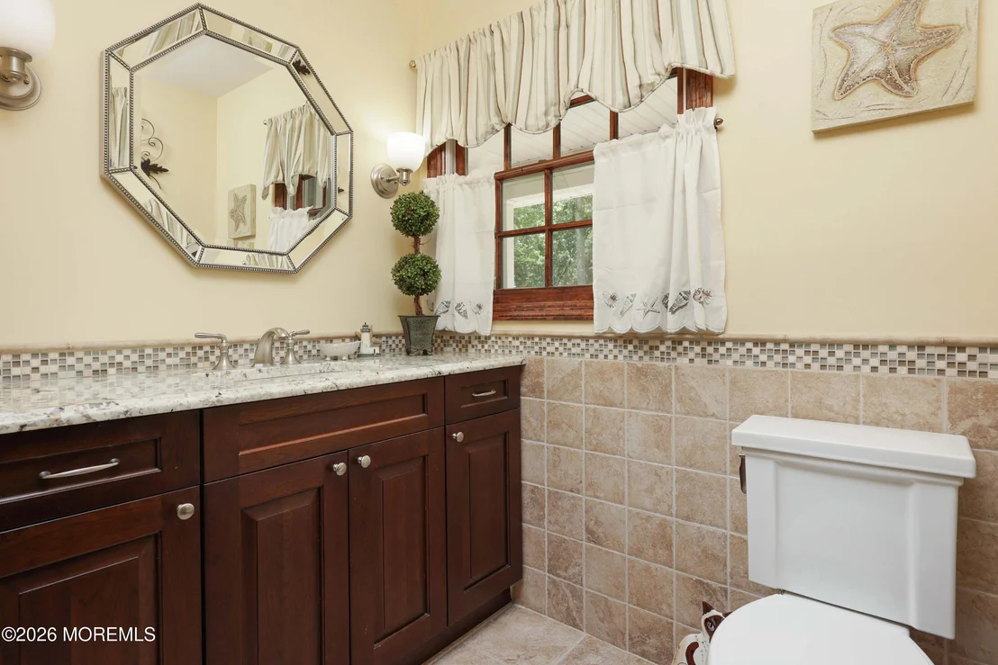 Photo of 1908 Shadowbrook Drive