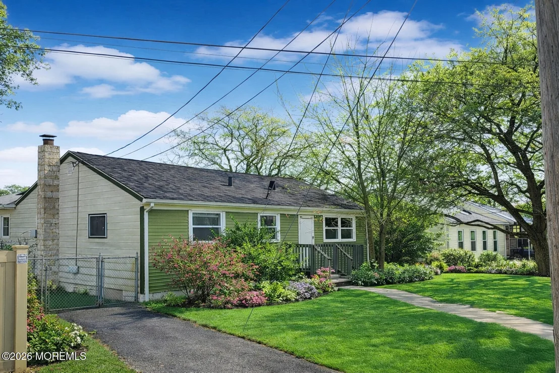Photo of 385 Delaware Drive