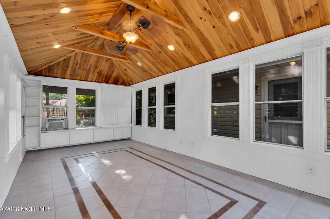 Photo of 424 Cornell Drive