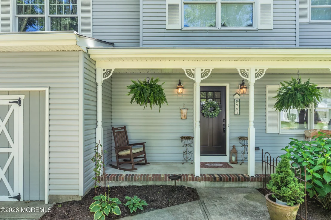 Photo of 901 Roundtree Drive