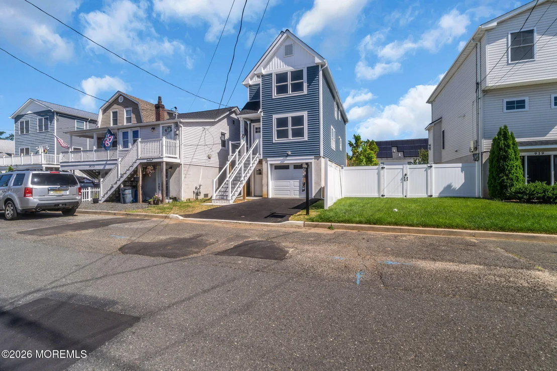 Photo of 917 5th Street