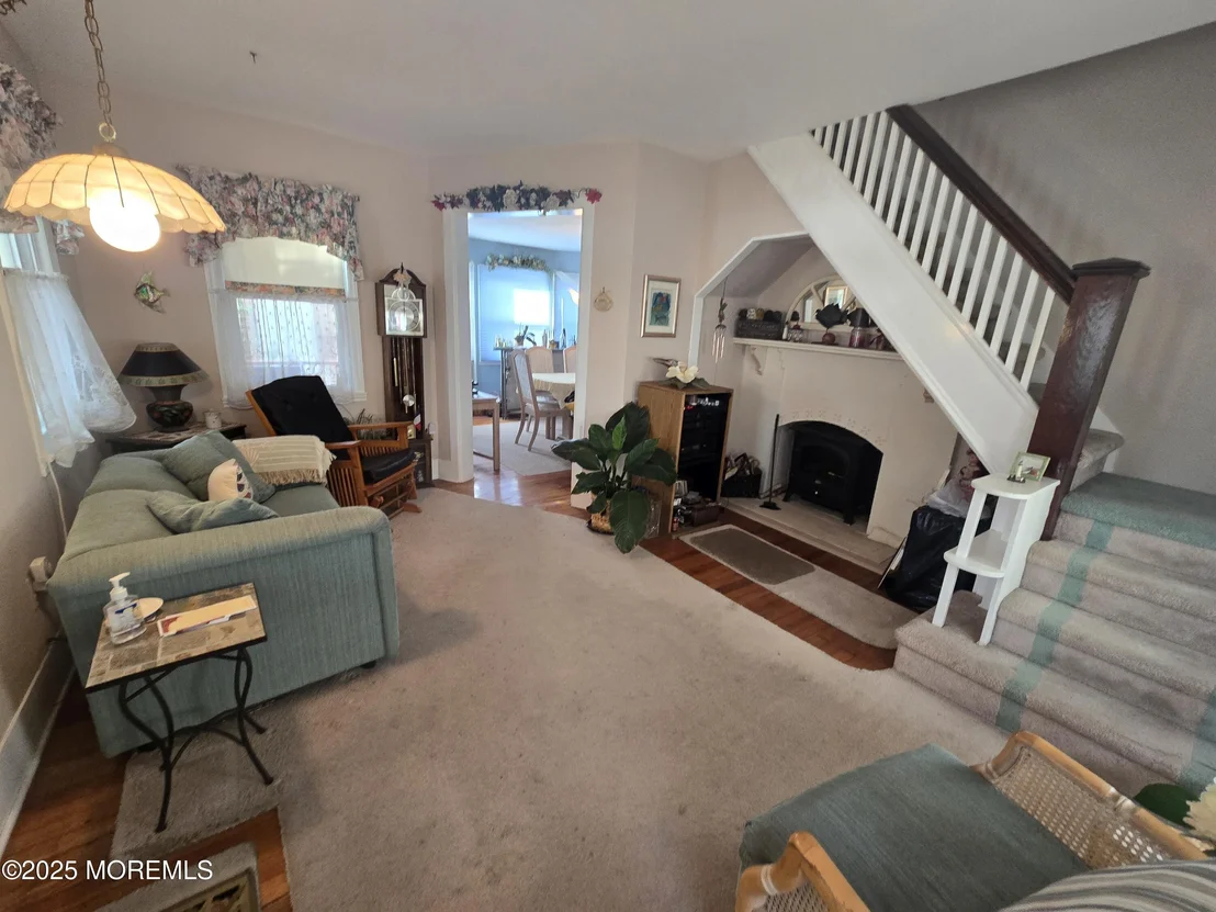 Photo of 214 5th Avenue