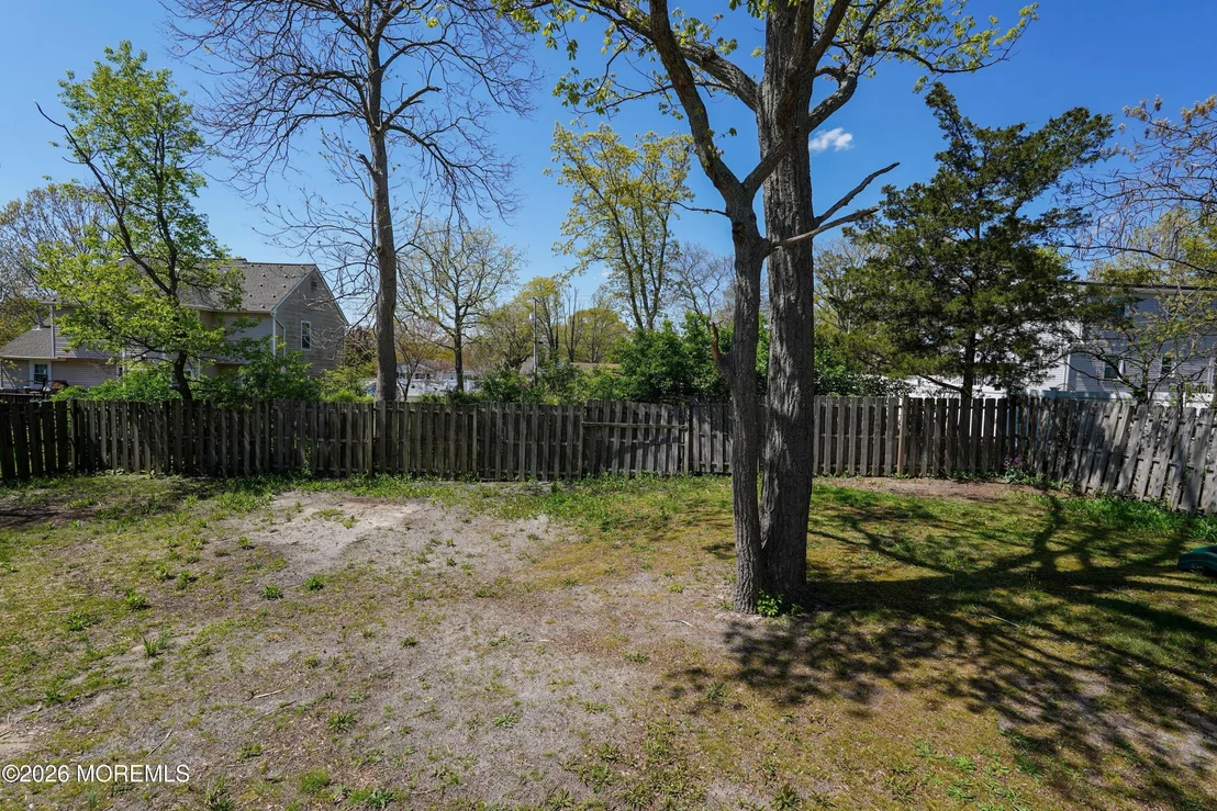 Photo of 325 18th Avenue