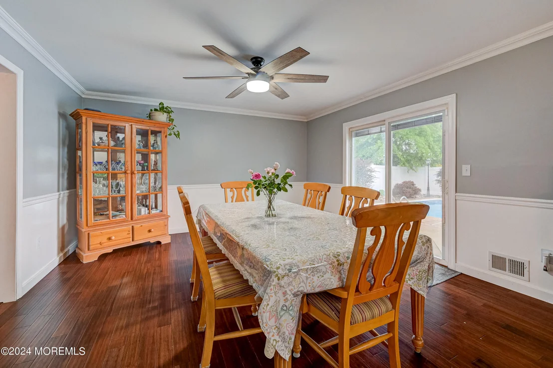 Photo of 637 Clark Avenue