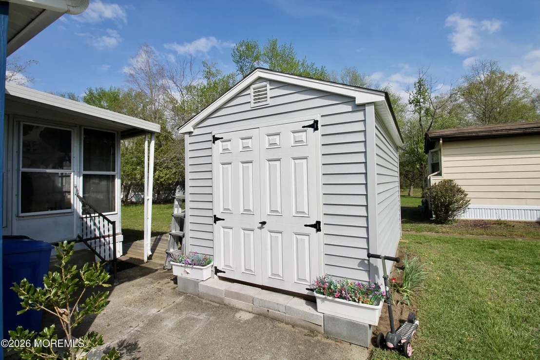 Photo of 562 Sara Drive