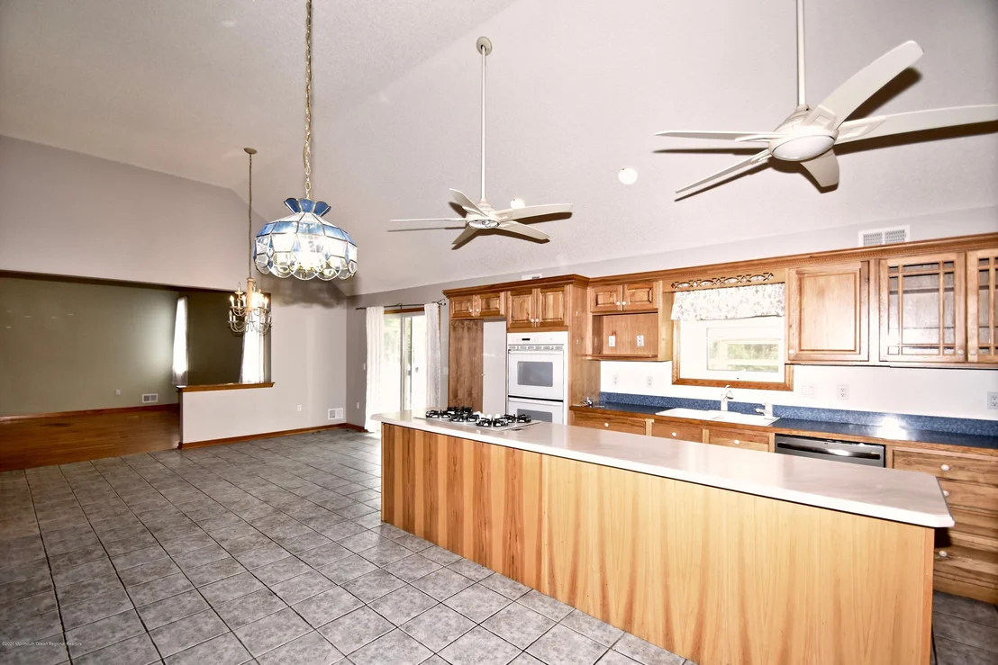 Photo of 1671 Joffre Road