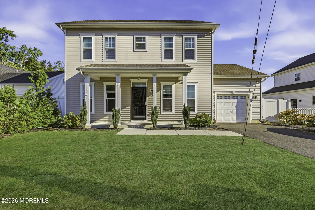 Photo of 17 4th Avenue