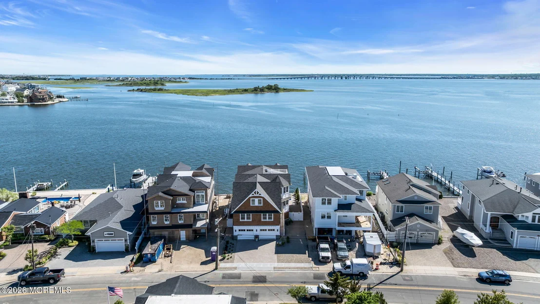 Photo of 153 Pershing Boulevard