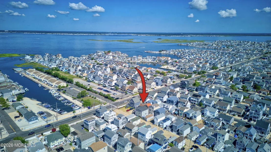 Photo of 46 W Rutherford Lane