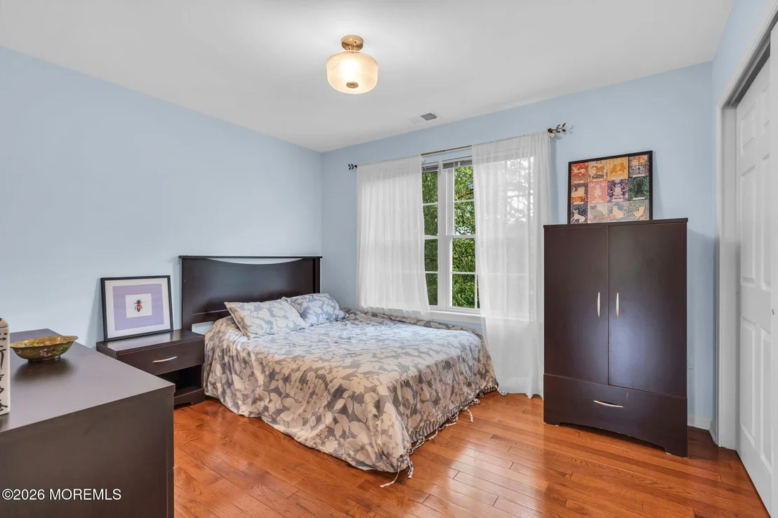 Photo of 102 Harvard Oval