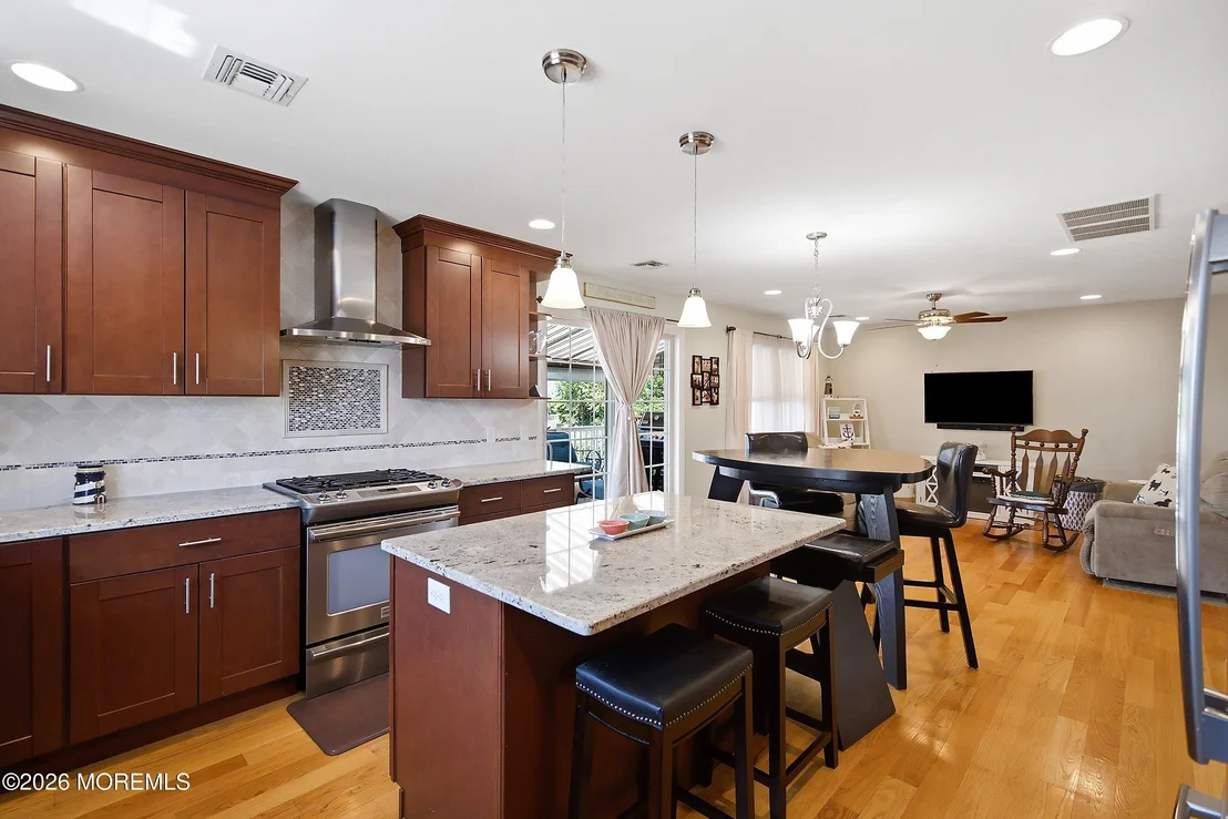 Photo of 910 5th Street