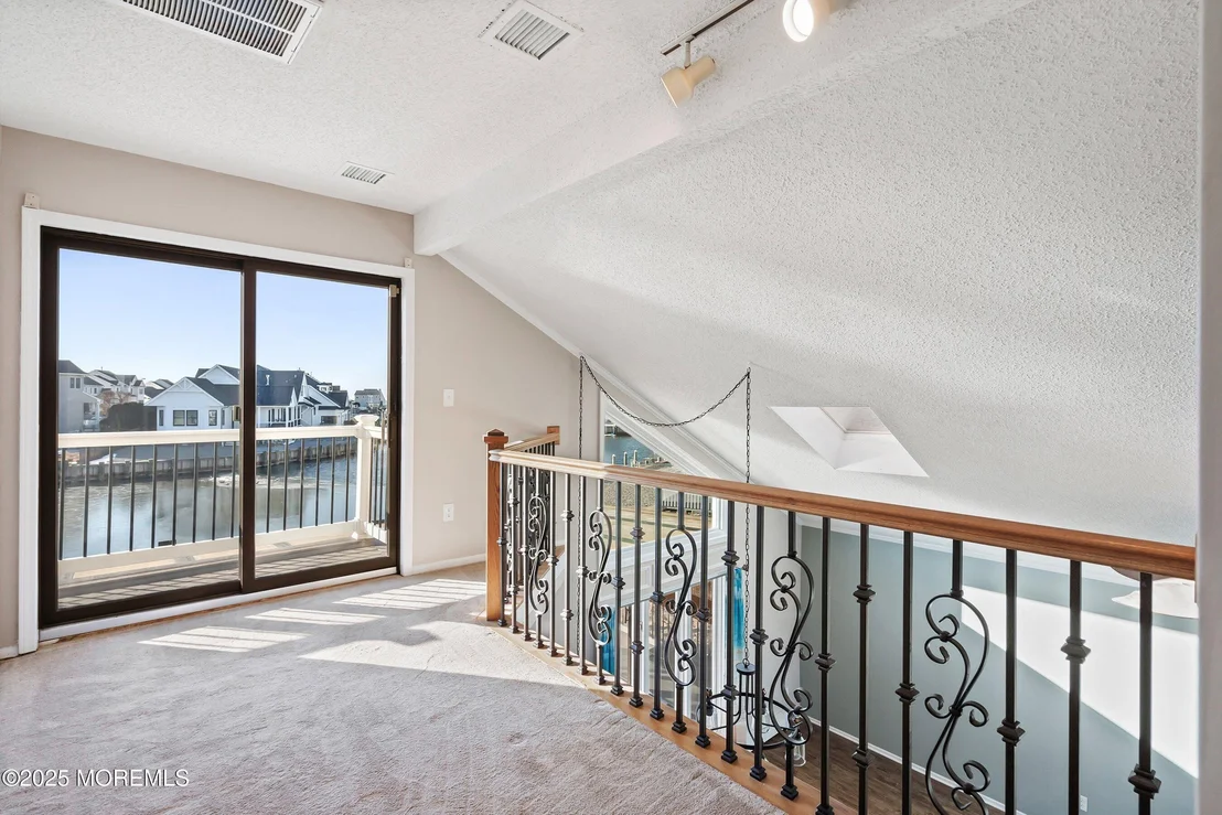 Photo of 1161 Laurel Boulevard
